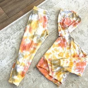Adorable tie dye set
